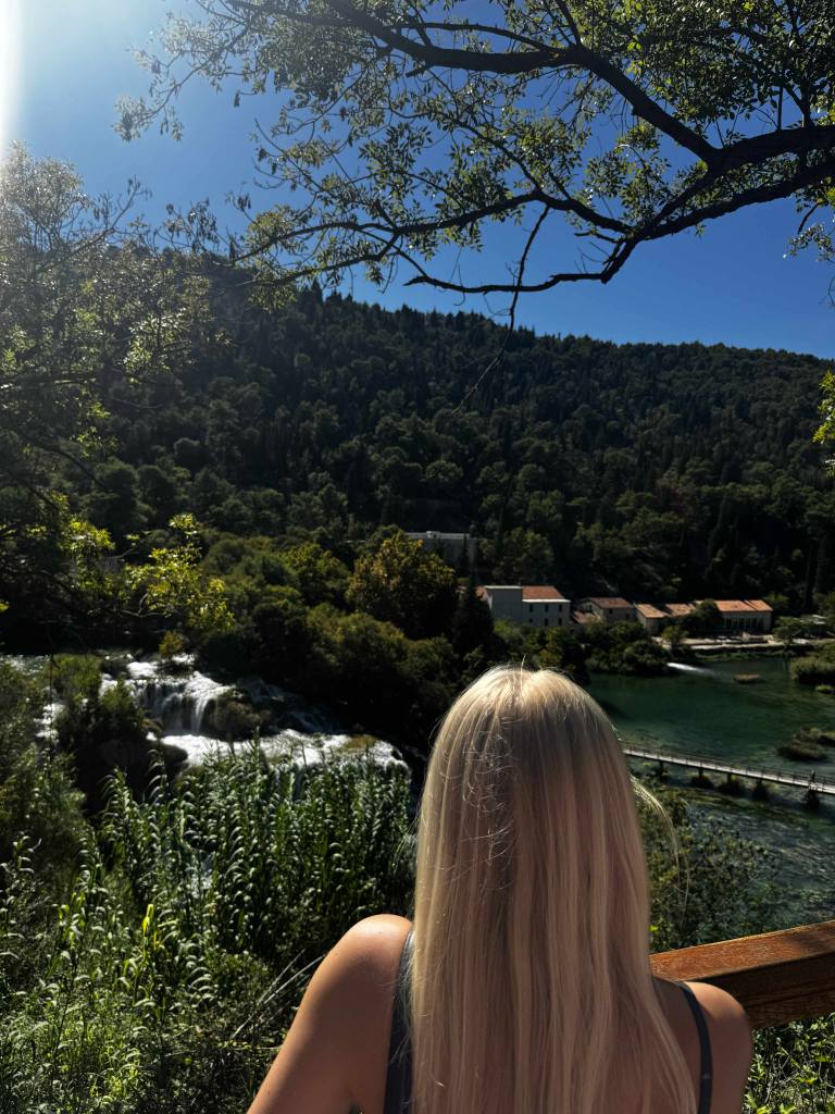 550119929_122157383966747927_8854467287129220742_n