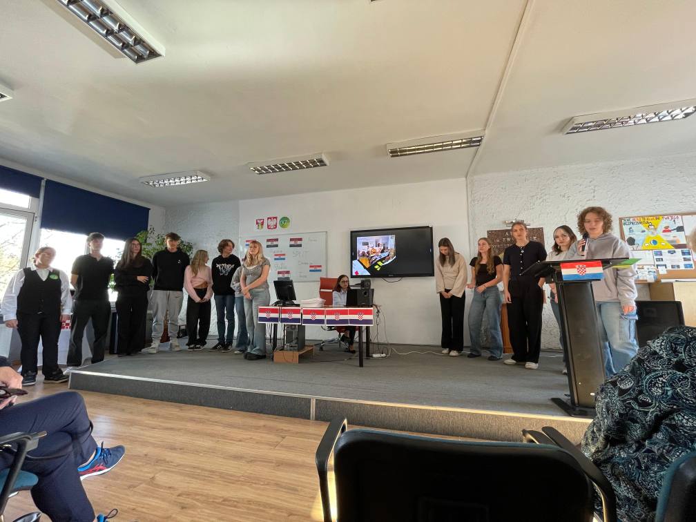 577560374_122165832362747927_3355225016336958836_n