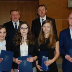 Nasi najlepsi absolwenci odebrali gratulacje od Prezydenta Miasta oraz przedstawicieli Władz miasta – Gratulacje!!!