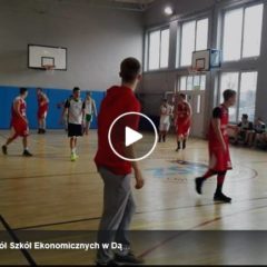 Zmagania w turnieju piłki koszykowej chłopców