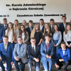 Oficjalne zdjęcia klas pierwszych rocznika 2018/19