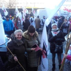 Nasi nauczyciele na pikiecie przed Urzędem Marszałkowskim w Katowicach
