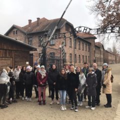 Klasy 3KFp, 3MFg i 4EF zwiedziły Miejsce Pamięci i Muzeum Auschwitz-Birkenau w Oświęcimiu
