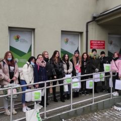 Przekazanie paczek do Centrum Aktywności Obywatelskiej w Dąbrowie Górniczej